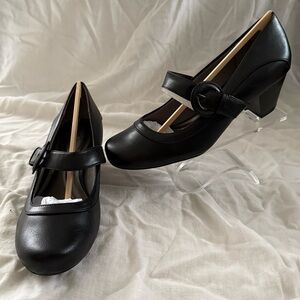 LifeStride Black Mary Jane Heel Size 8